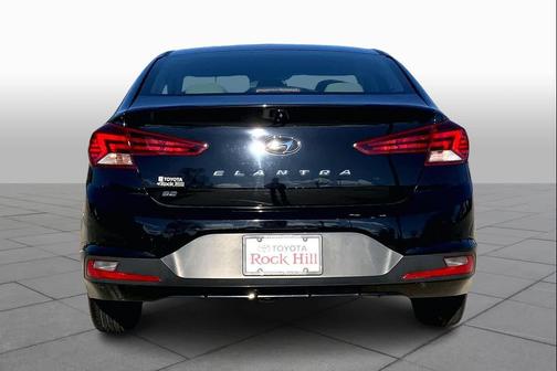 2019 Hyundai ELANTRA SE