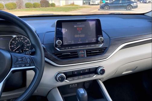 2025 Nissan Altima SV FWD