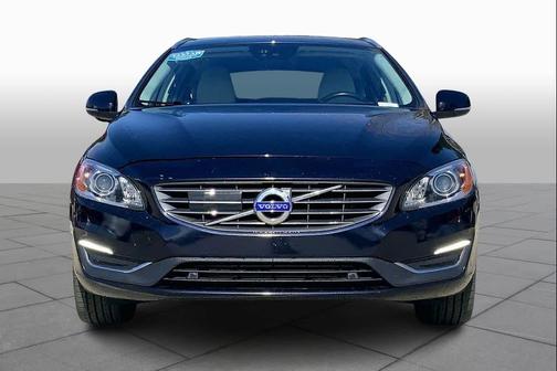 2017 Volvo V60 T5 Platinum