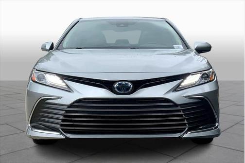 2022 Toyota Camry Hybrid XLE