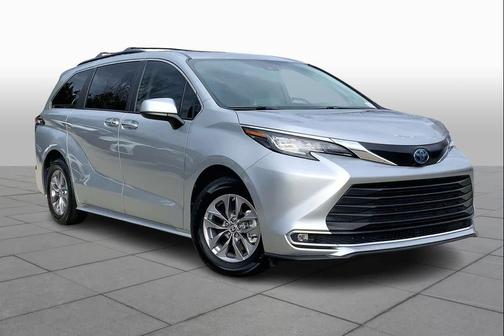 2023 Toyota Sienna XLE