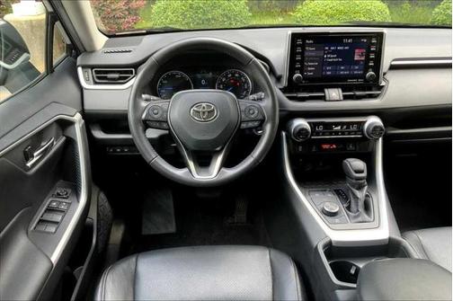 2020 Toyota RAV4 Hybrid XLE