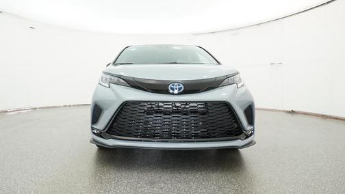 2025 Toyota Sienna XSE 7 Passenger