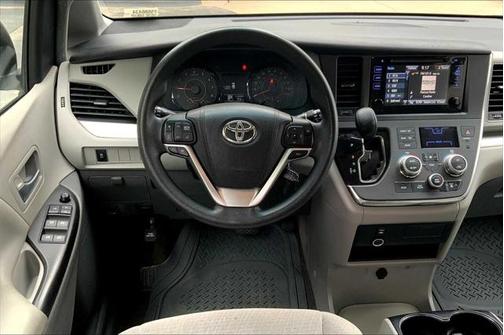 2015 Toyota Sienna LE