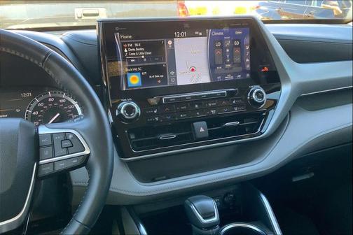 2022 Toyota Highlander Platinum