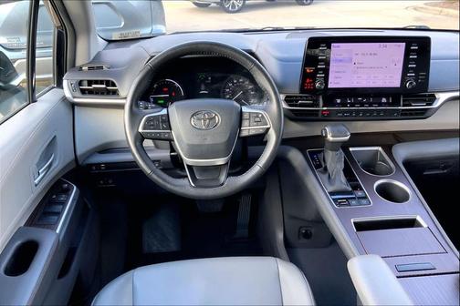 2023 Toyota Sienna XLE