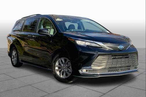 2023 Toyota Sienna XLE