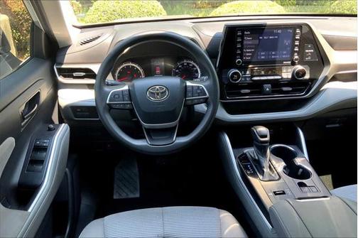 2022 Toyota Highlander L