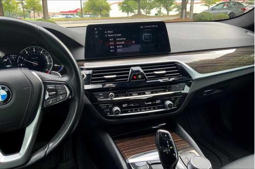 2018 BMW 530 530i