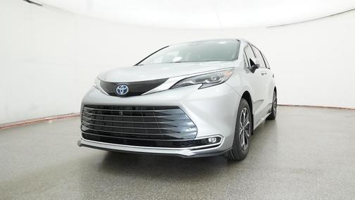 2025 Toyota Sienna Platinum 7 Passenger