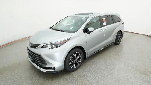 2025 Toyota Sienna Platinum 7 Passenger
