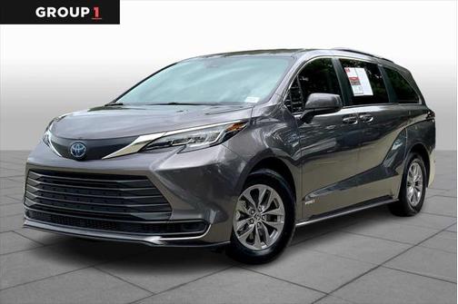 2021 Toyota Sienna LE