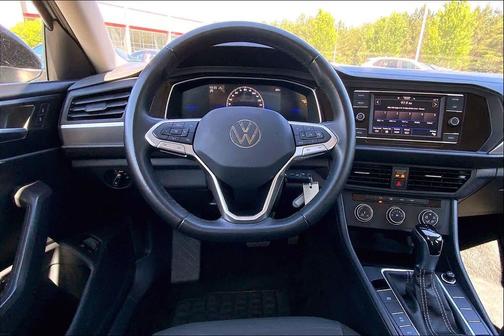 Deep Black Pearl 2024 Volkswagen Jetta 1.5T S