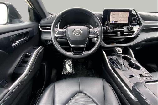 Celestial Silver Metallic 2024 Toyota Highlander XSE