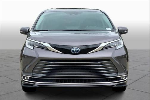 2021 Toyota Sienna Limited 7-Passenger