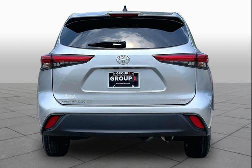 Celestial Silver Metallic 2023 Toyota Highlander LE