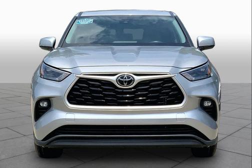 Celestial Silver Metallic 2023 Toyota Highlander LE