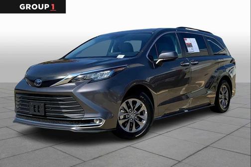 2023 Toyota Sienna XLE