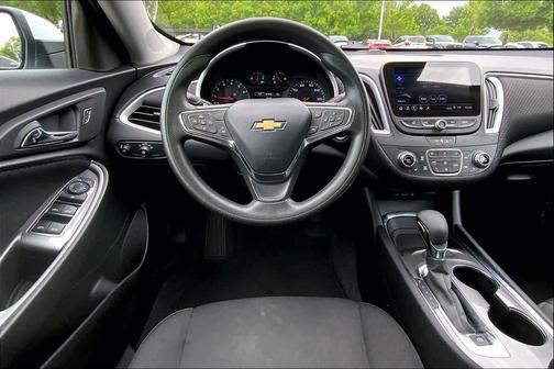 Summit White 2023 Chevrolet Malibu FWD 1LT