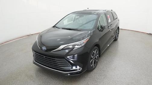 2025 Toyota Sienna Platinum 7 Passenger