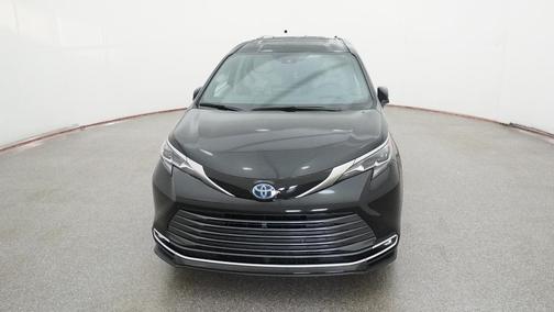 2025 Toyota Sienna Platinum 7 Passenger