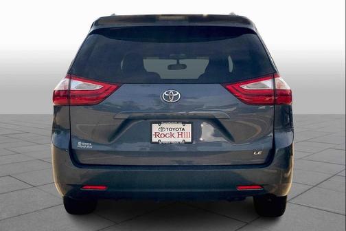 2017 Toyota Sienna LE