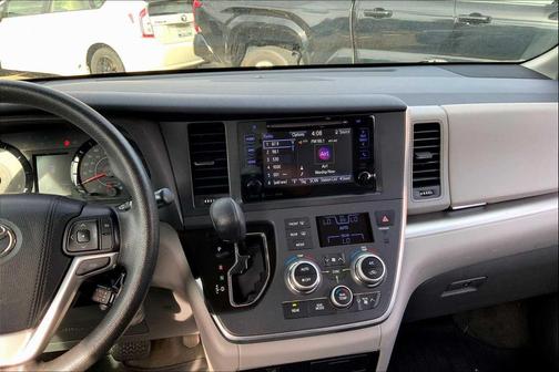 2017 Toyota Sienna LE