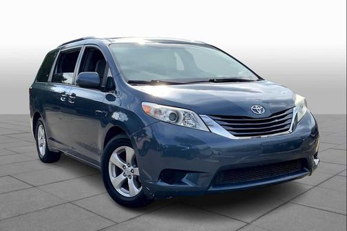 2017 Toyota Sienna LE