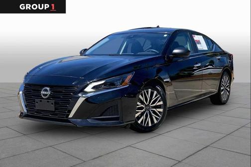 Super Black 2024 Nissan Altima 2.5 SV
