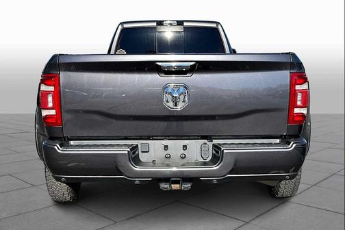 2022 RAM 3500 Laramie Crew Cab 4x4 8' Box