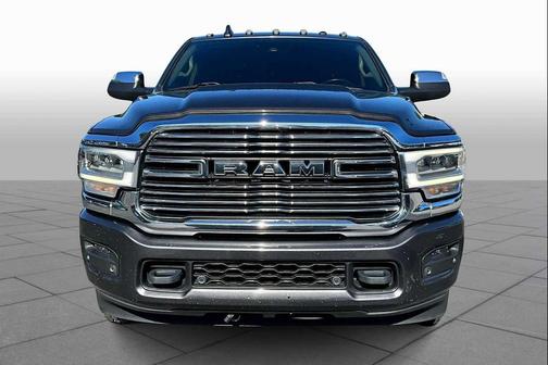 2022 RAM 3500 Laramie Crew Cab 4x4 8' Box