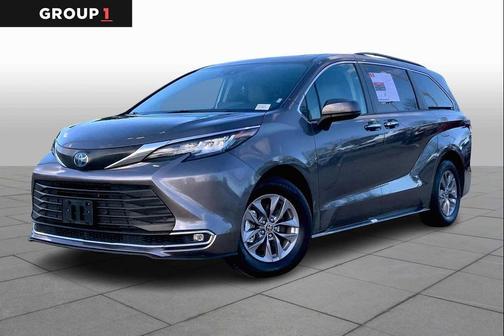 2023 Toyota Sienna XLE
