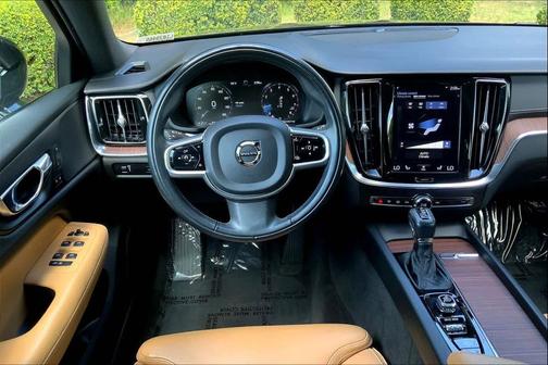 2020 Volvo V60 Cross Country T5