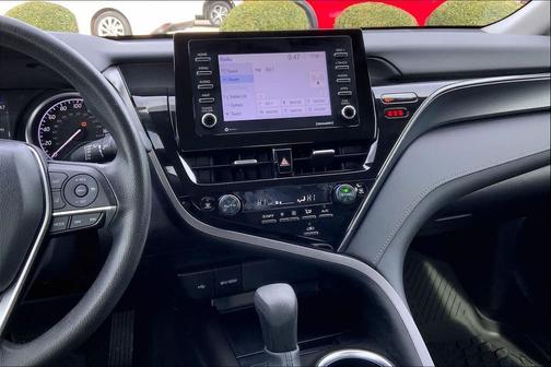 2024 Toyota Camry Hybrid SE