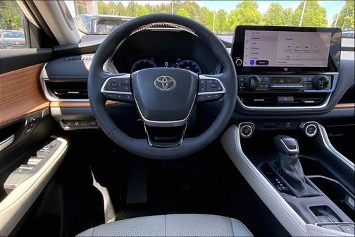 Coastal Cream 2024 Toyota Grand Highlander Limited