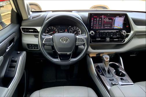 2021 Toyota Highlander Platinum