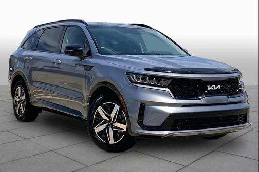 Everlasting Silver 2023 Kia Sorento S