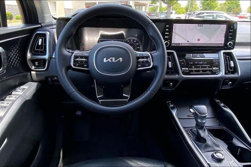 Everlasting Silver 2023 Kia Sorento S