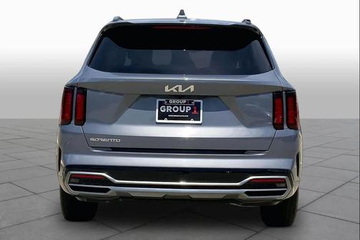 Everlasting Silver 2023 Kia Sorento S