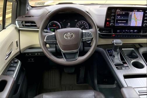 2021 Toyota Sienna Platinum