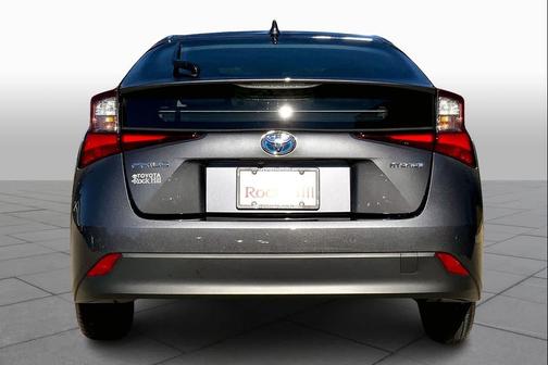 2022 Toyota Prius LE