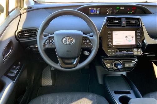 2022 Toyota Prius LE