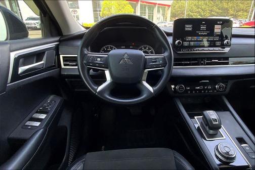 Cosmic Blue Metallic 2022 Mitsubishi Outlander SE 2.5 S-AWC