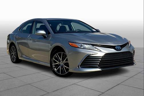 2021 Toyota Camry Hybrid XLE