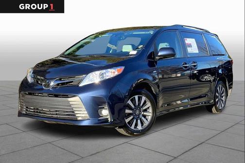 2020 Toyota Sienna XLE