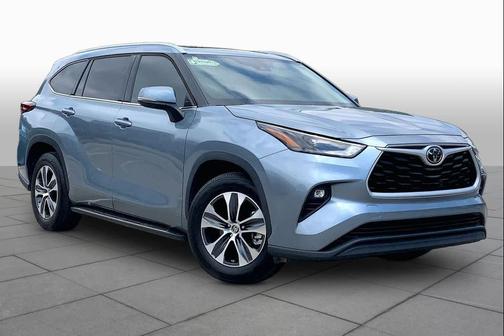 Moon Dust 2022 Toyota Highlander XLE