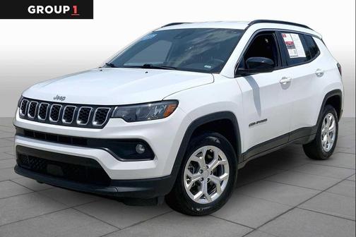 Bright White Clearcoat 2024 Jeep Compass Latitude