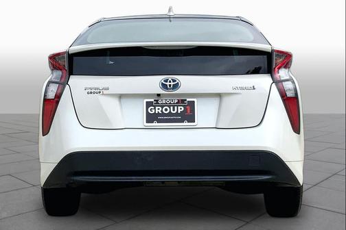 Blizzard Pearl 2017 Toyota Prius One