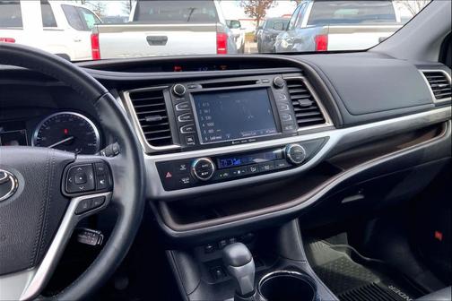 2019 Toyota Highlander Limited Platinum