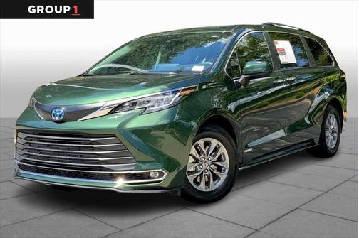 2021 Toyota Sienna XLE 8 Passenger